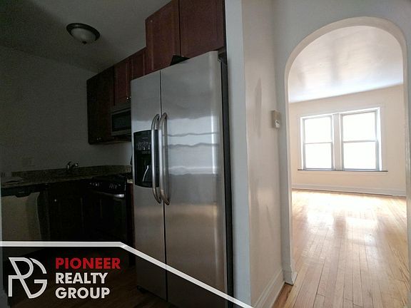 3rd image of 2100 W Ainslie St #2106N2