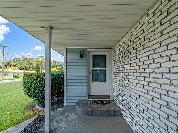 4th image of 2830 SE 6TH STREET