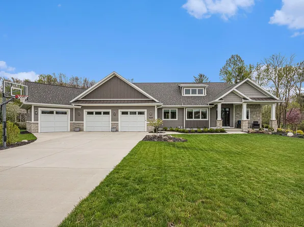 4638 Legend Trl, Saint Joseph, MI 49085