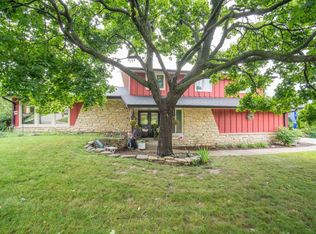 833 Crestview Dr, West Bend, WI 53095