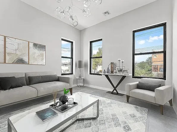 1268 E 92nd St Floor 2, Brooklyn, NY 11236