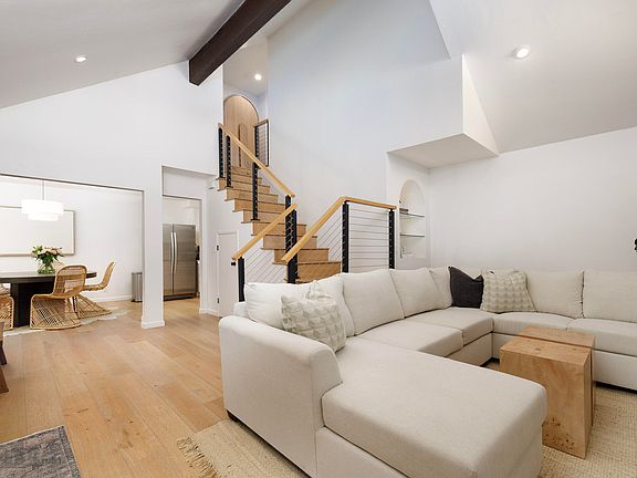 2nd image of 4766 Calle Camarada