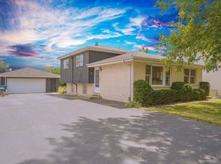 9719 S 81st Ave, Palos Hills, IL 60465