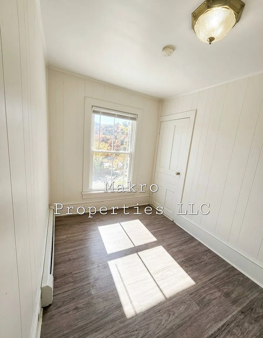 2 bed, 1000 sqft, $1,200 — Photo 1