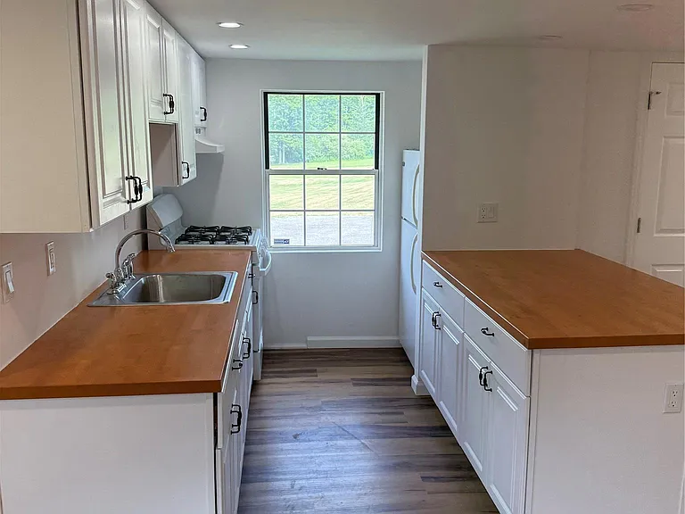 19 Quartz Ln #4 — Photo 10