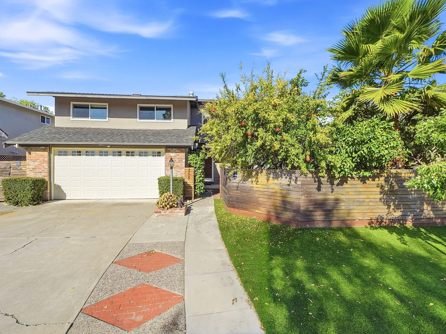 255 Branbury Dr — Photo 1