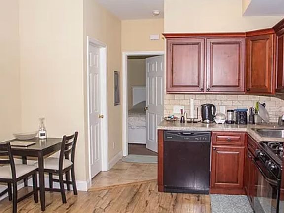 4th image of 307 W Park Ave APT 1