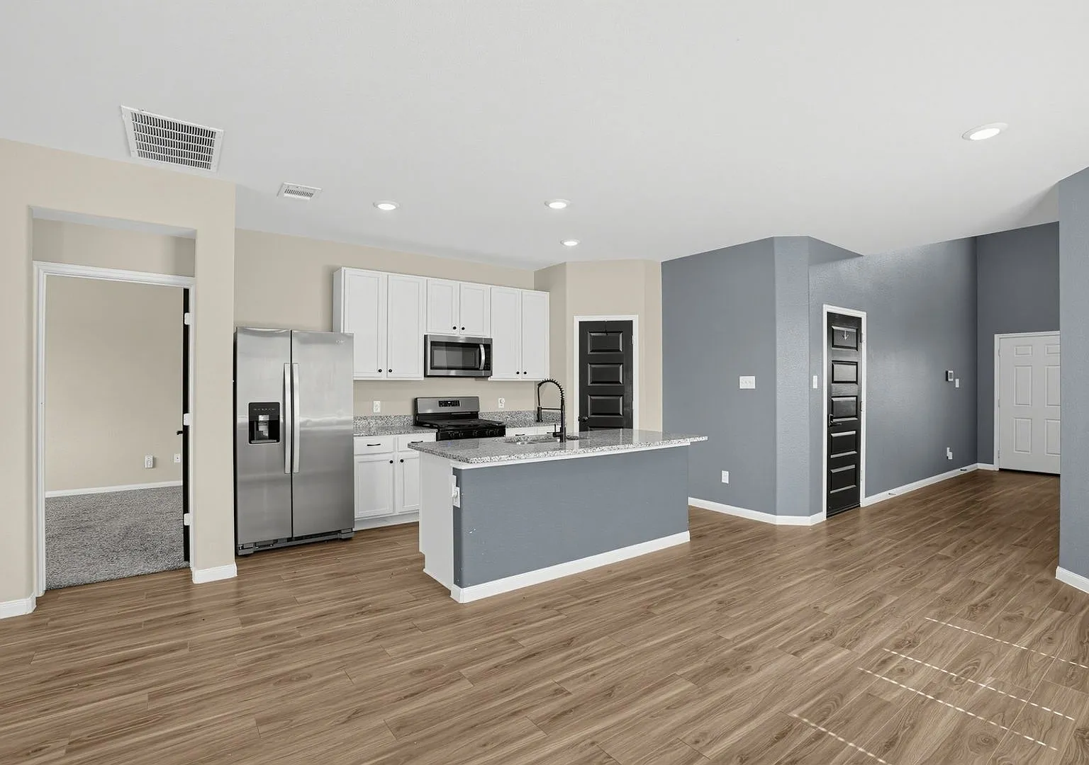Charming 3BR House in Splendora — Photo 3