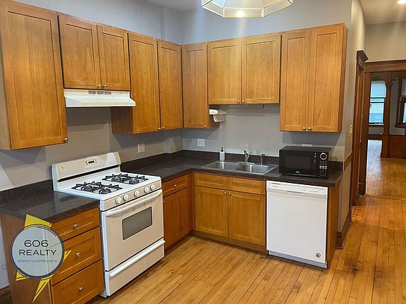 3rd image of 2735 N Kedzie Ave #1