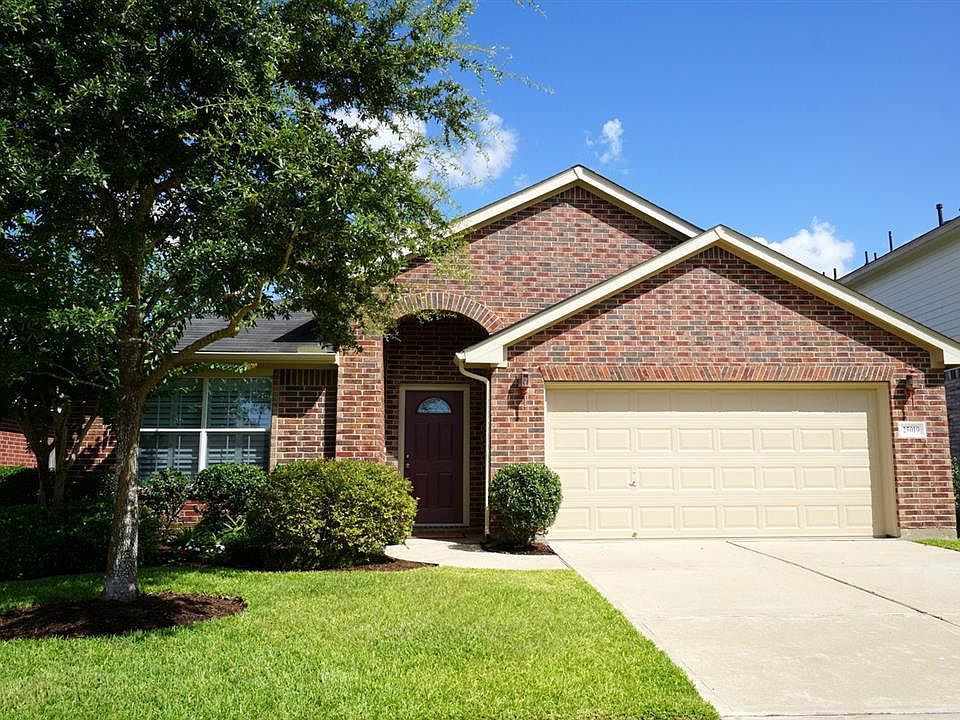 1st image of 25019 Emporia Point Ct