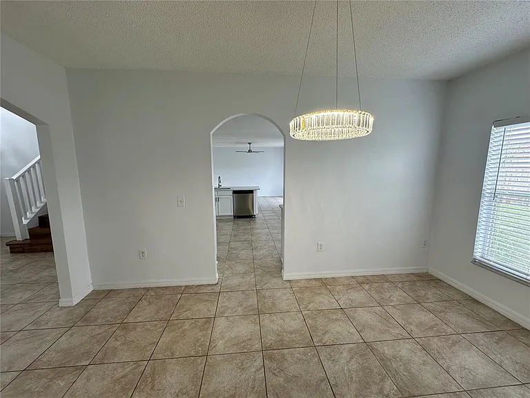 747 Pelican Ct — Photo 4