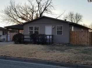 401 N McKinley St, Lindsborg, KS 67456