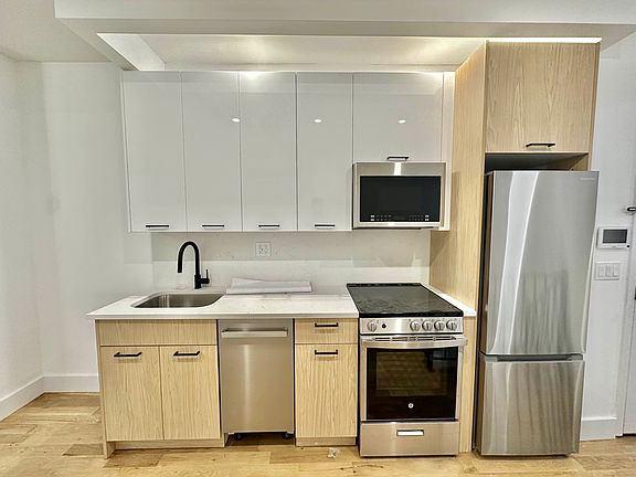 3rd image of 298 Stockholm St #1C
