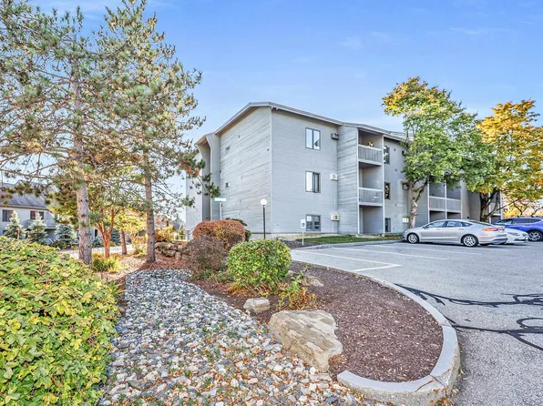 5 Tsienneto Road #207, Derry, NH 03038