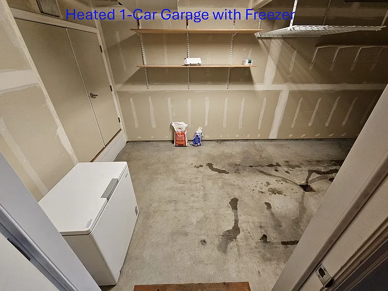 215 Glenn Abbey Pl #215 — Photo 8