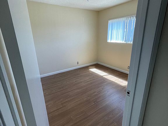 5th image of 215 N New Ave #A