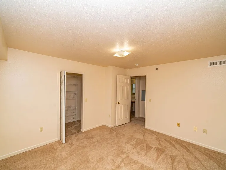 South Bridge Apartments — Photo 53