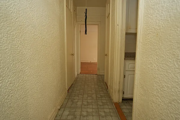 Rented by Norman Raindel, LREB | media 5