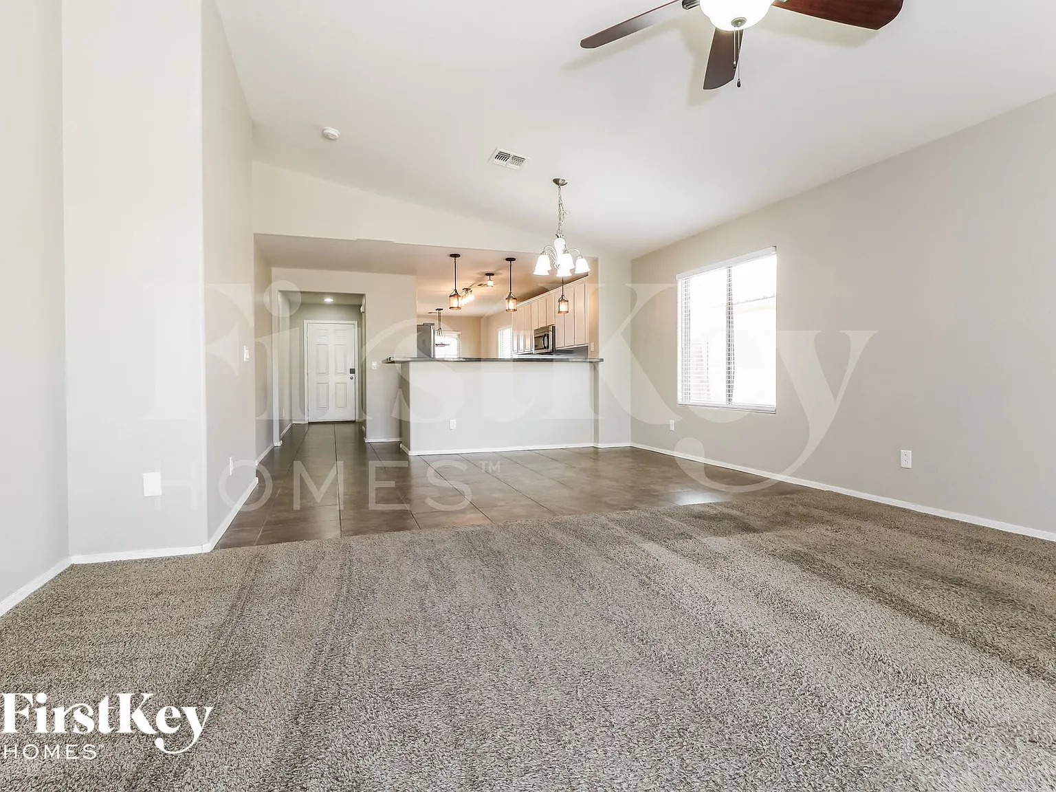 3 bed, 2.0 bath, 1739 sqft, $2,180 — Photo 2
