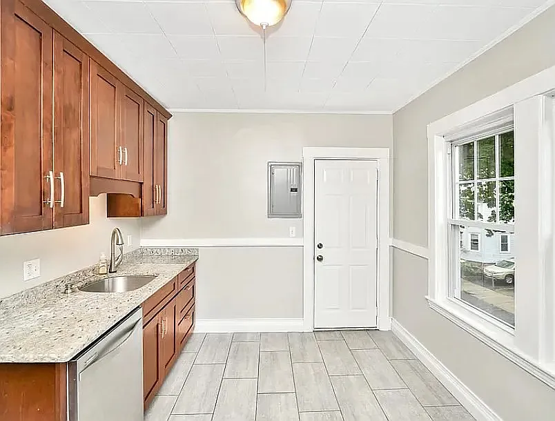 3 bed, 1260 sqft, $3,150 — Photo 4