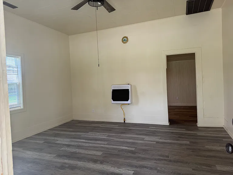 176 N Center St — Photo 6