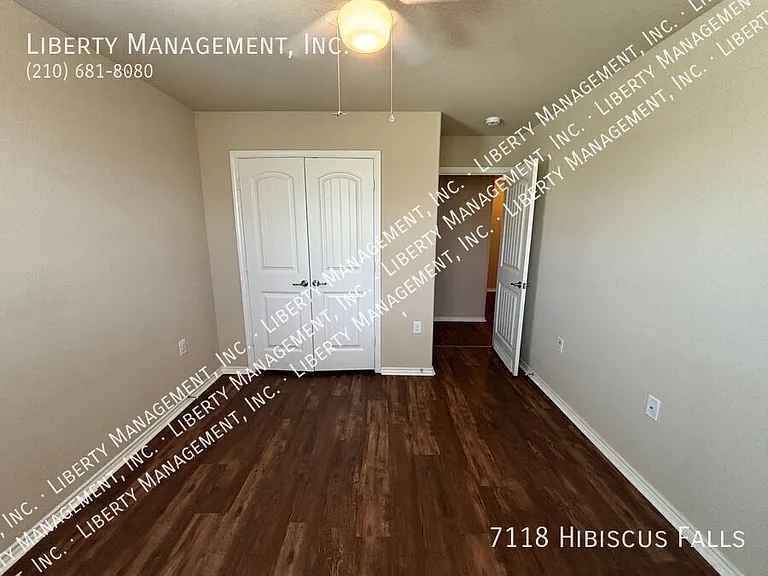 7118 Hibiscus Fls — Photo 23