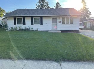 428 Kingston Dr, Romeoville, IL 60446