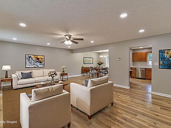 4th image of 312 S Melchoir Dr W