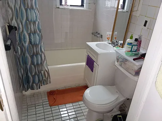 Rented by Signature Property Realty | media 10