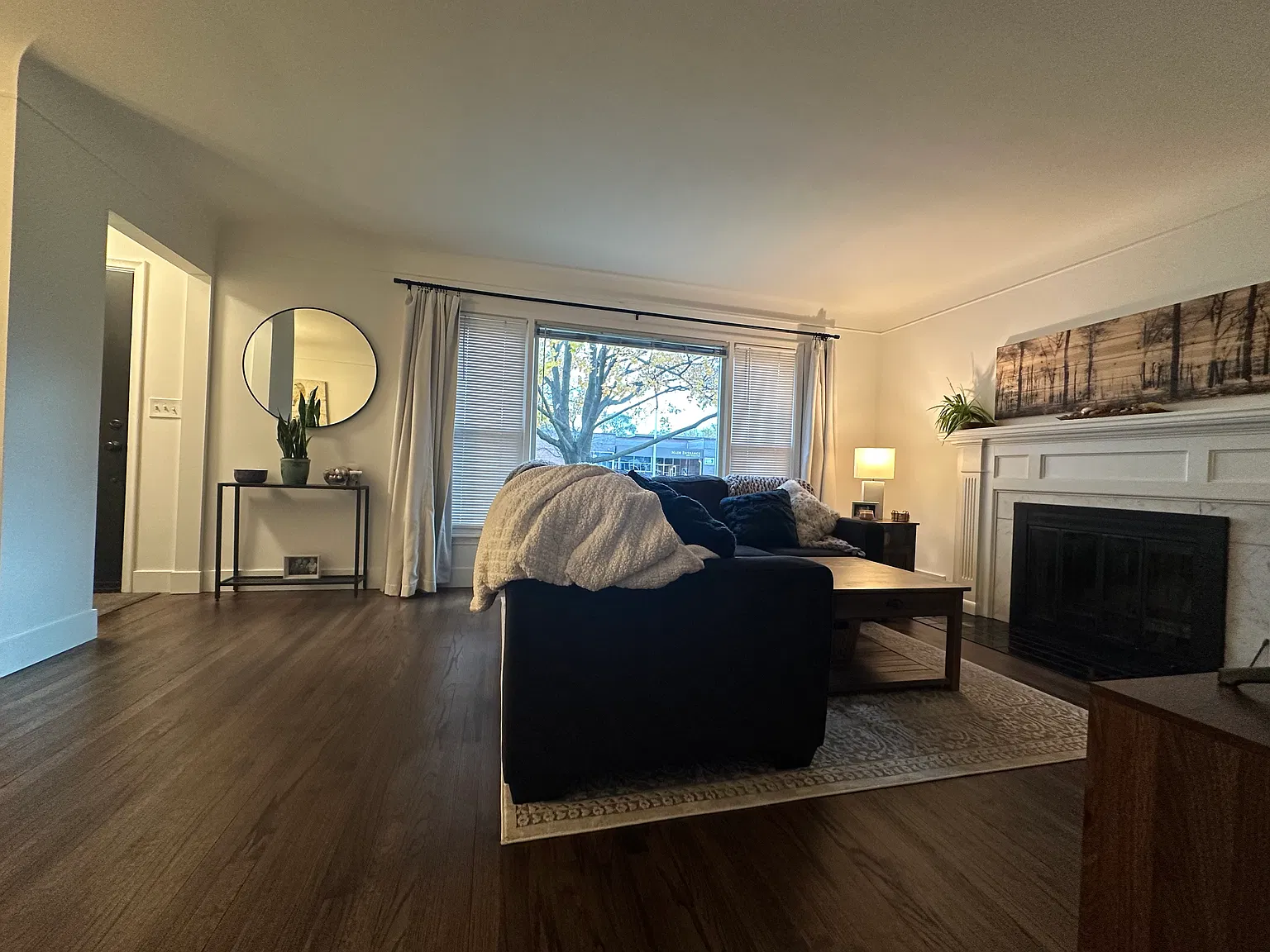 3 bed, 1843 sqft, $2,850 — Photo 2