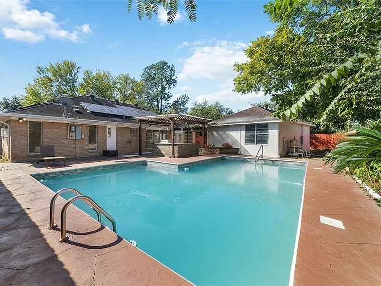 22122 Woodrose Dr — Photo 31