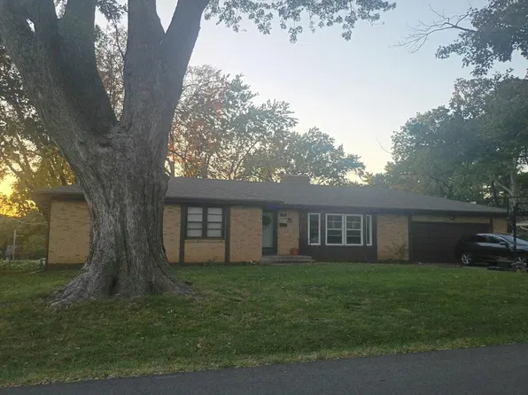 311 SW 21st St, Blue Springs, MO 64015