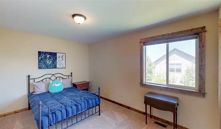 Spacious 2 guest bedrooms complete come with a well appointed bath.