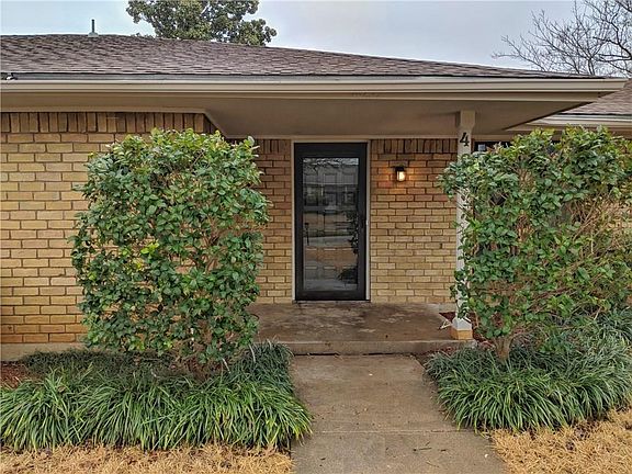 3rd image of 428 Riverwood Dr