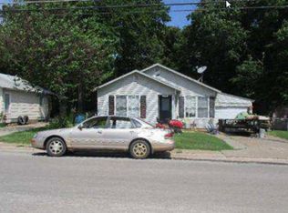 404 N Mill St, Bowie, TX 76230