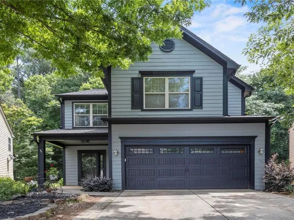 930 Silver Lake Dr, Acworth, GA 30102