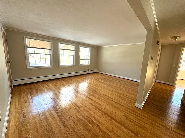 Sedgwick & Woodrow Apartments — Photo 31