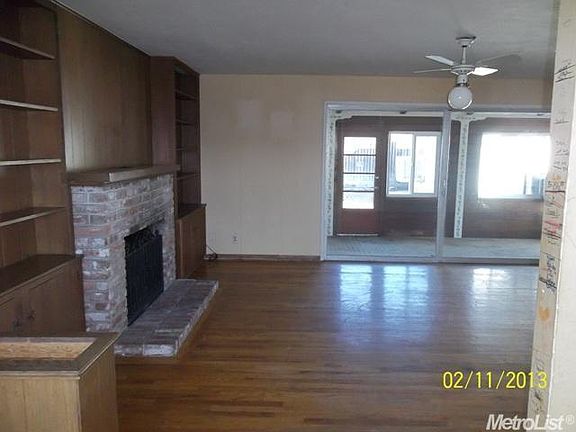 2nd image of 14 N Wellington Way
