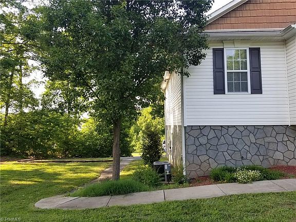 2nd image of 146 Columbus Ln