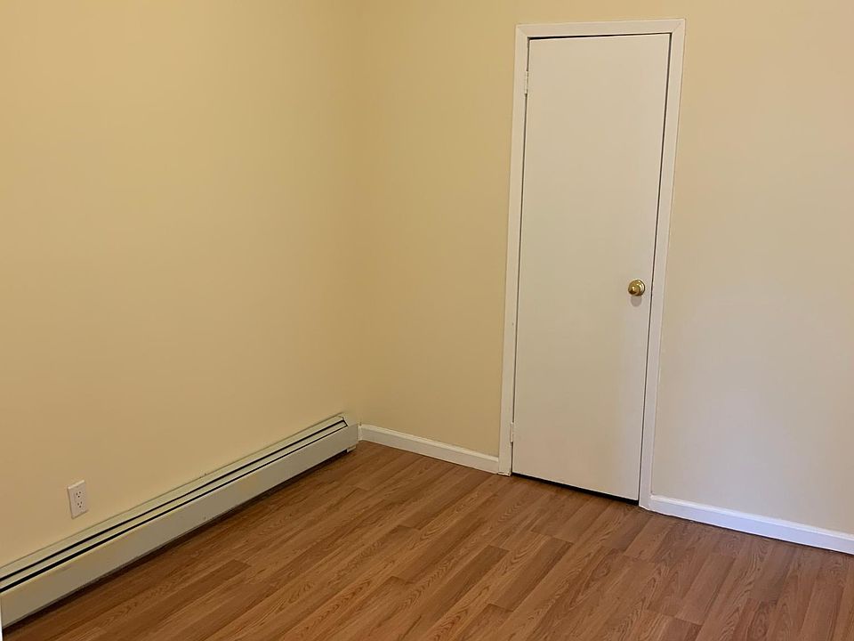 1st image of 16306 Hillside Ave APT 2R