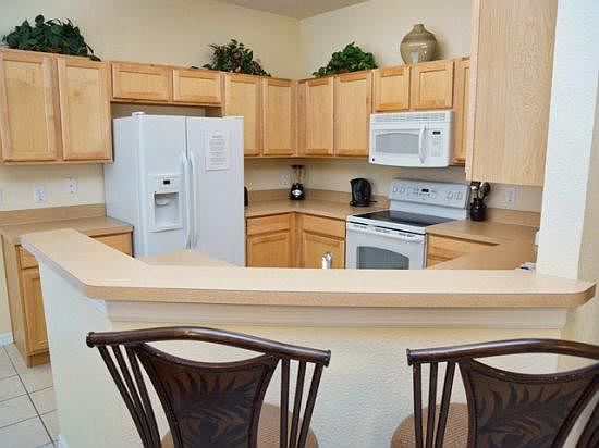 Kitchen and Breakfast Bar