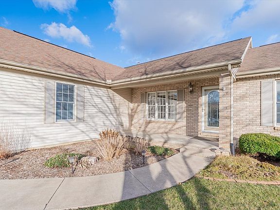 4th image of 1612 Myra Ln