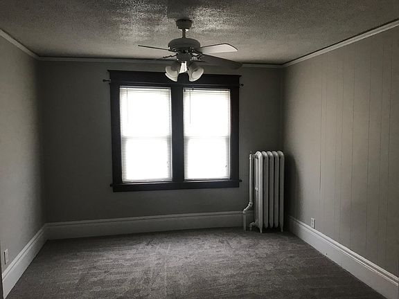 2nd image of 907 Smith Ave S #2