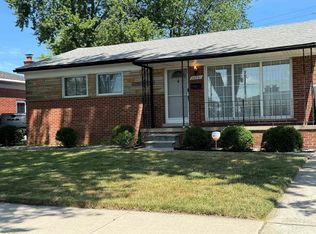 20931 Bayside St, Saint Clair Shores, MI