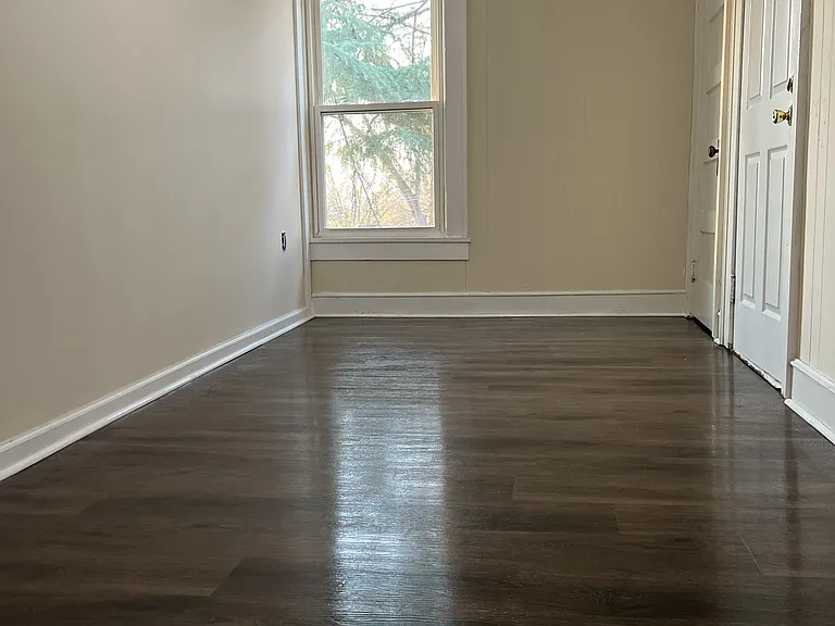 528 E Main St #4 — Photo 10