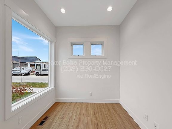 3rd image of 819 N Danville Ave