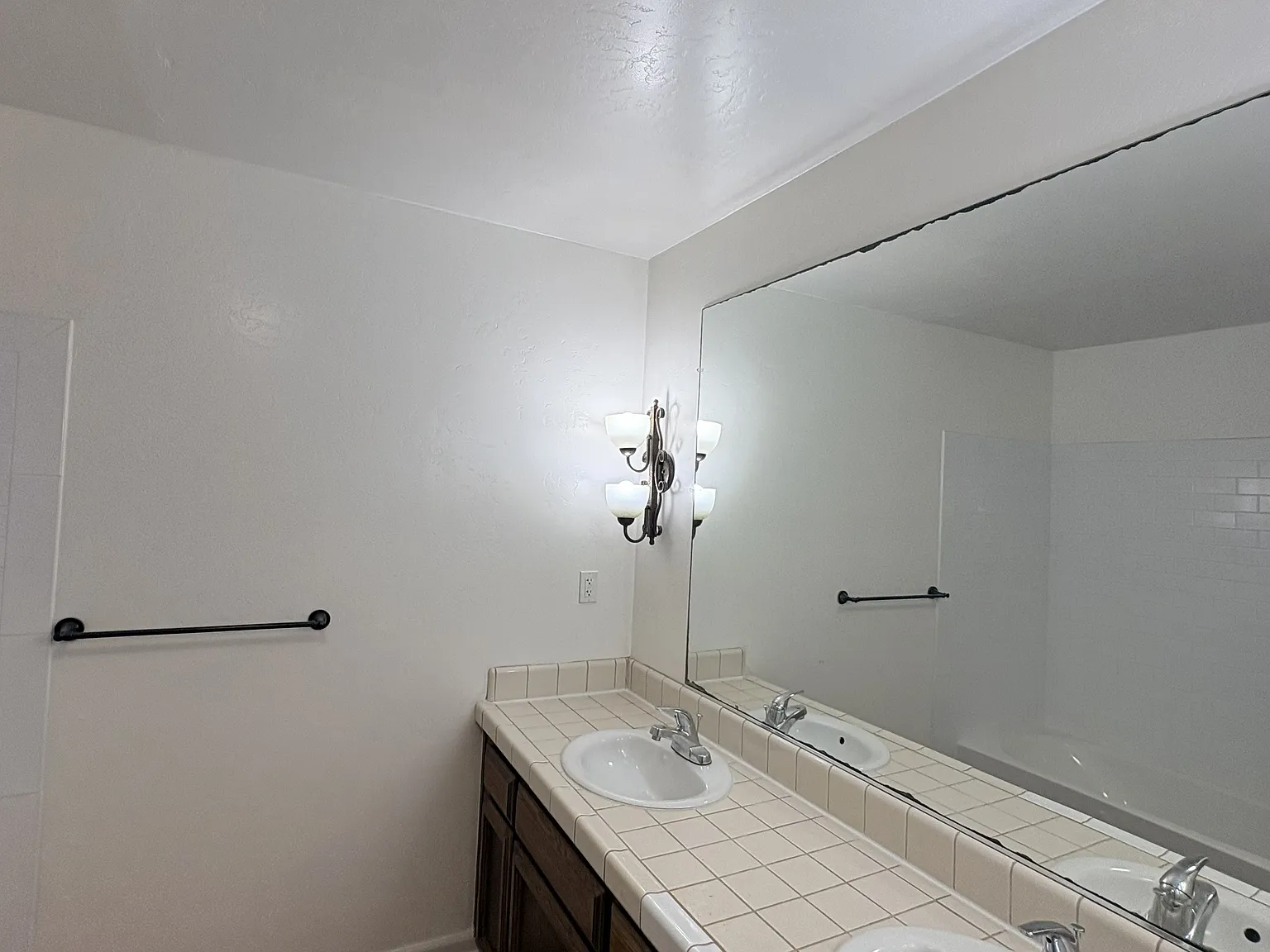 4 bed, 1594 sqft, $1,950 — Photo 3