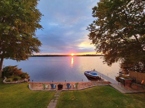 269 Camelot Shore Drive, Farmington, NH 03835