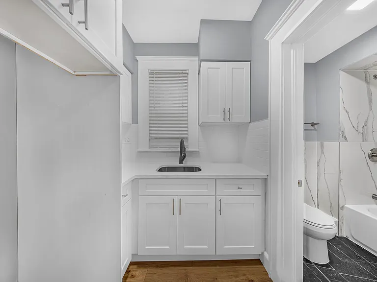 15 Tuttle St #2 — Photo 11