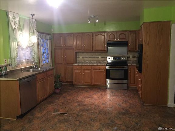 2nd image of 325 N Cherrywood Ave
